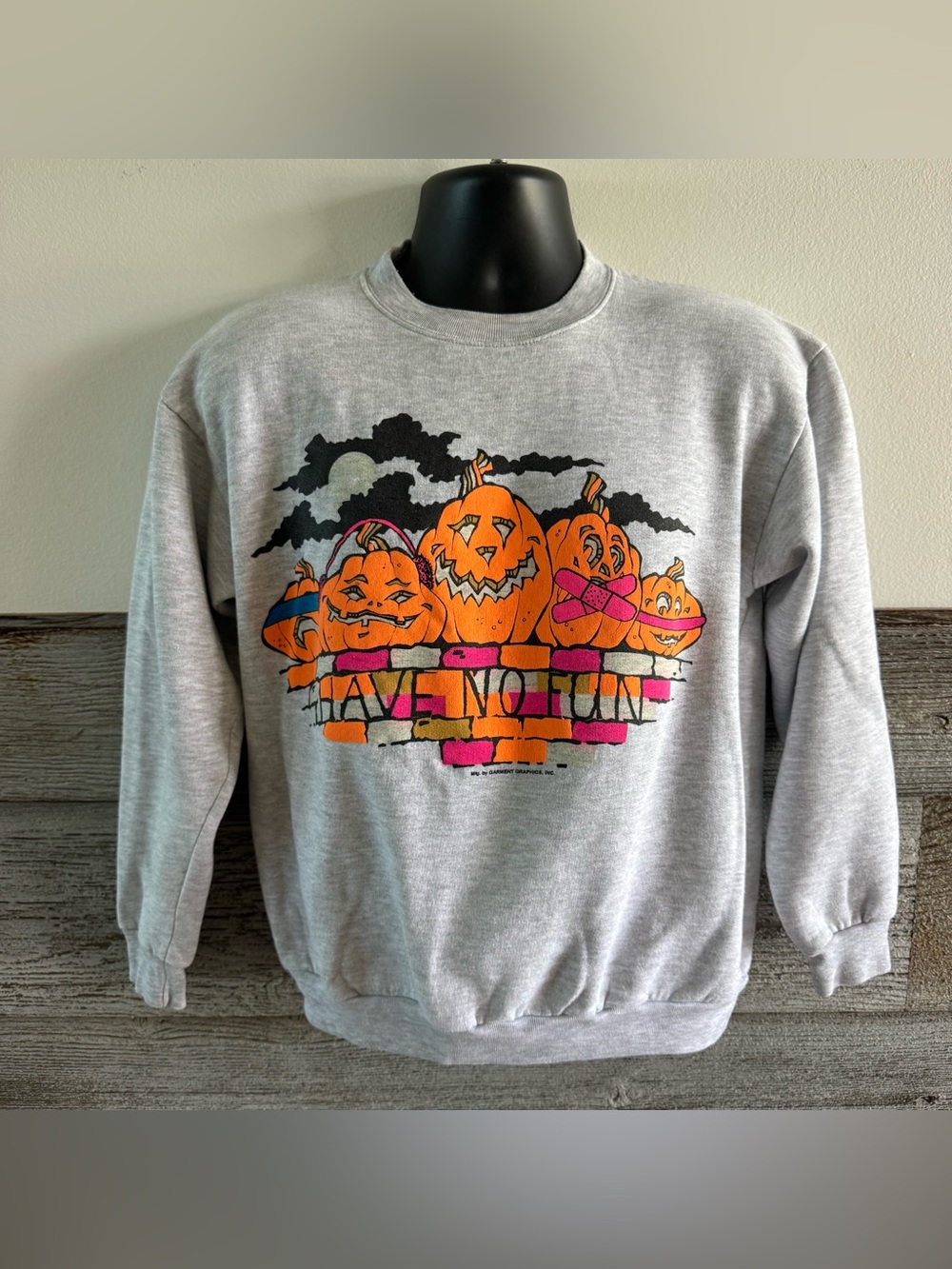 Vintage Halloween Sweatshirt Have No Fun Pumpkins Neon Graphic Med 90s (T1)